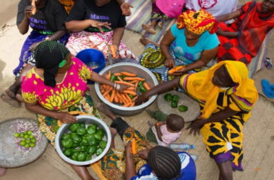African women making food