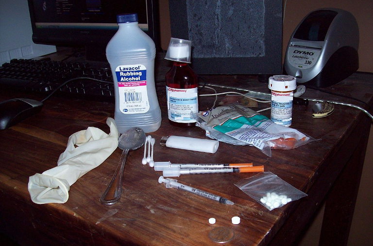 Opioid injection equipment