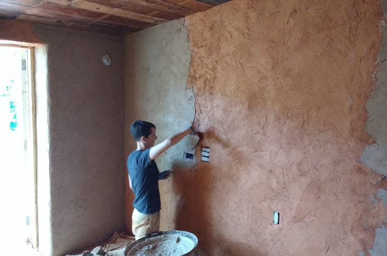 Clay Walls: Using Earthen Plasters and Paints in Your Home