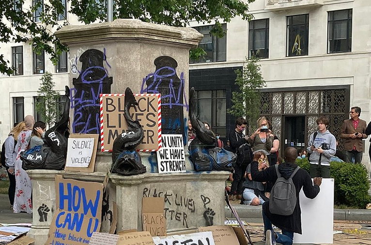 Edward Colston pedestal