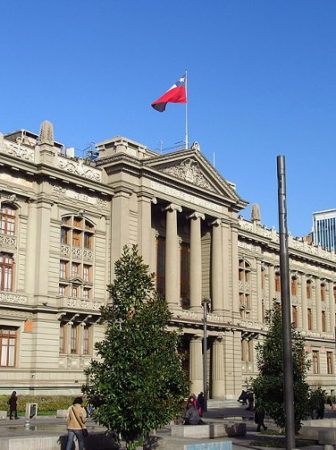 The Palacio de los Tribunales de Justicia de Santiago