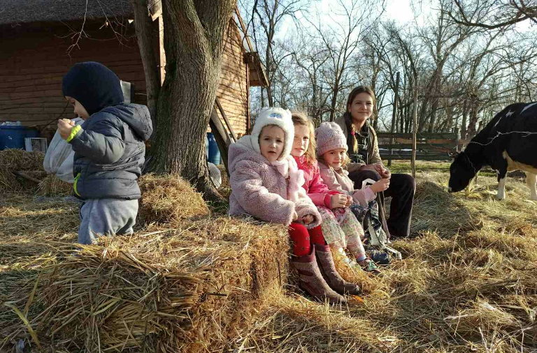 Ukrainian ecovillage supporting refugee children