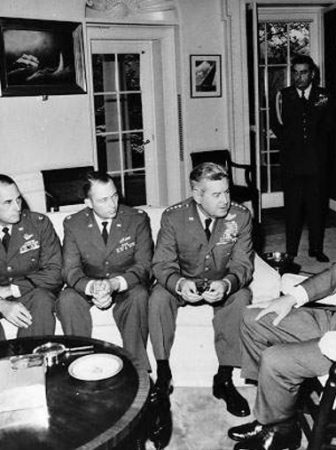 Cuban missile crisis meeting