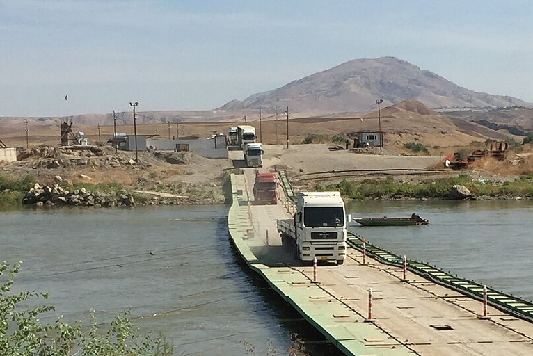 Pontoon bridge between Kurdistan and AANES