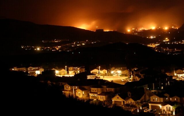Wildfire in Santa Clarita, California in October 2007