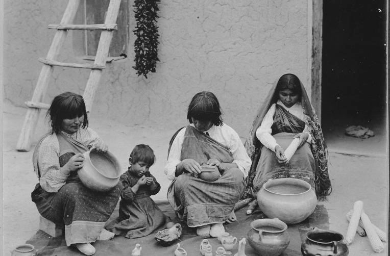 Family pottery production in Santa Clara Pueblo