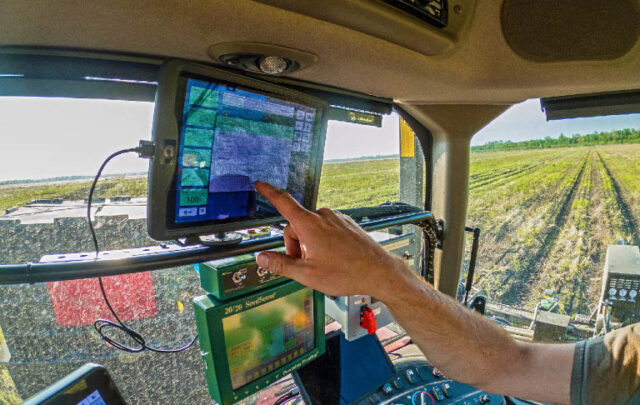 Tractor with screen