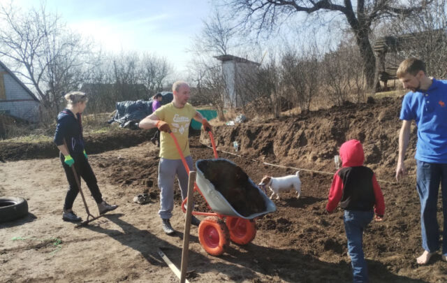 Land restoration under enemy fire in Ukraine
